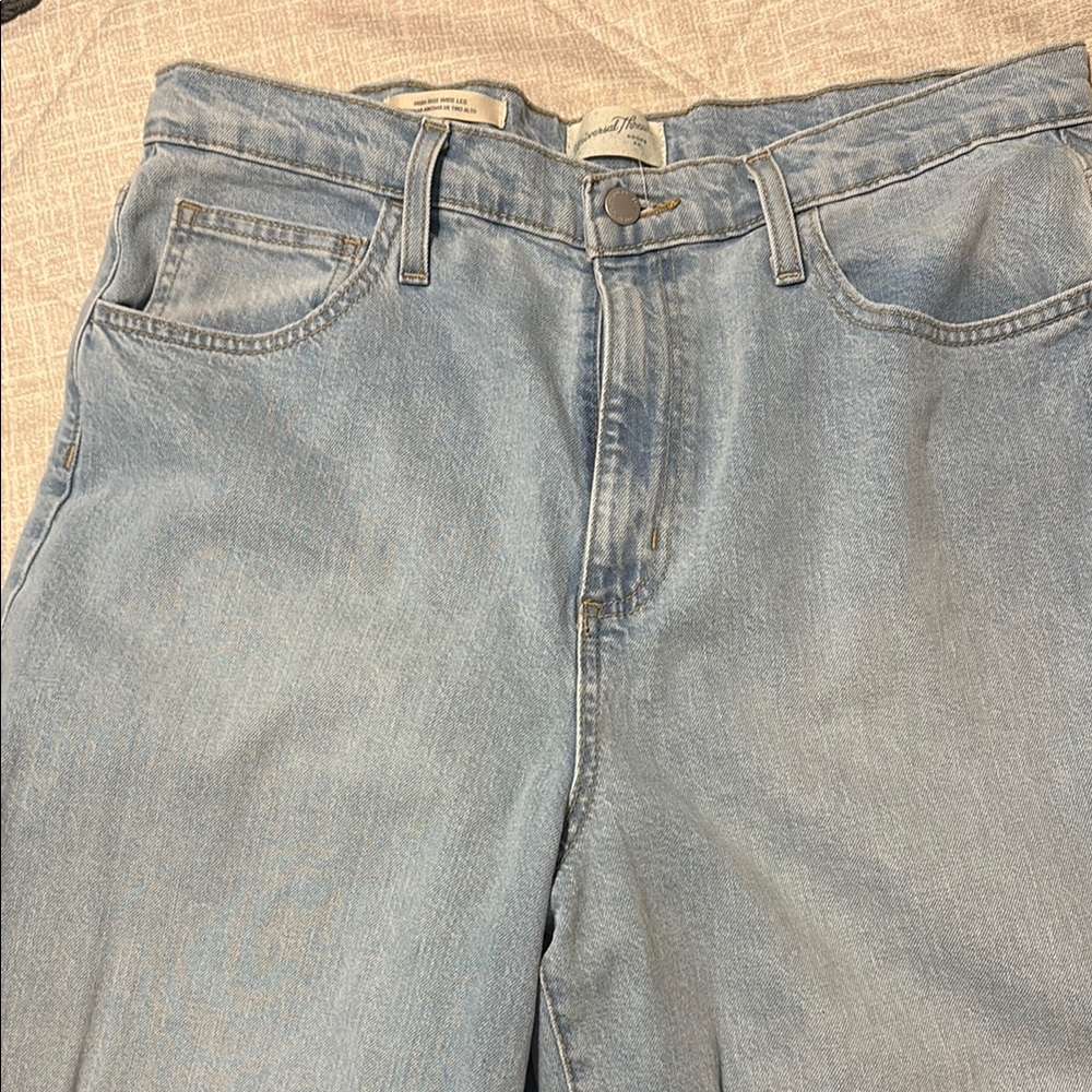 Women’s Light Blue Jeans-wide leg